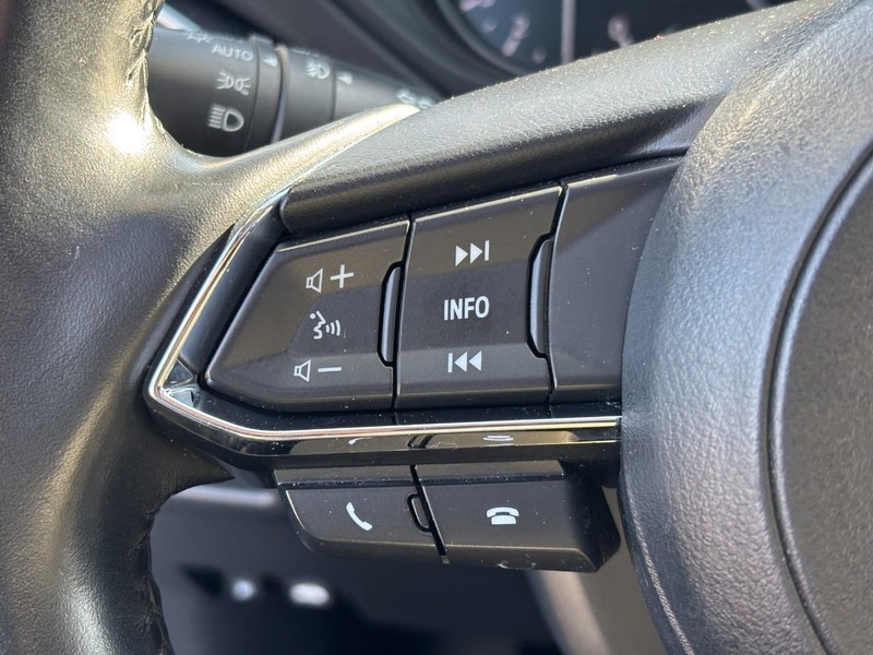 Mazda CX-5 Vehicle Full-screen Gallery Image 17