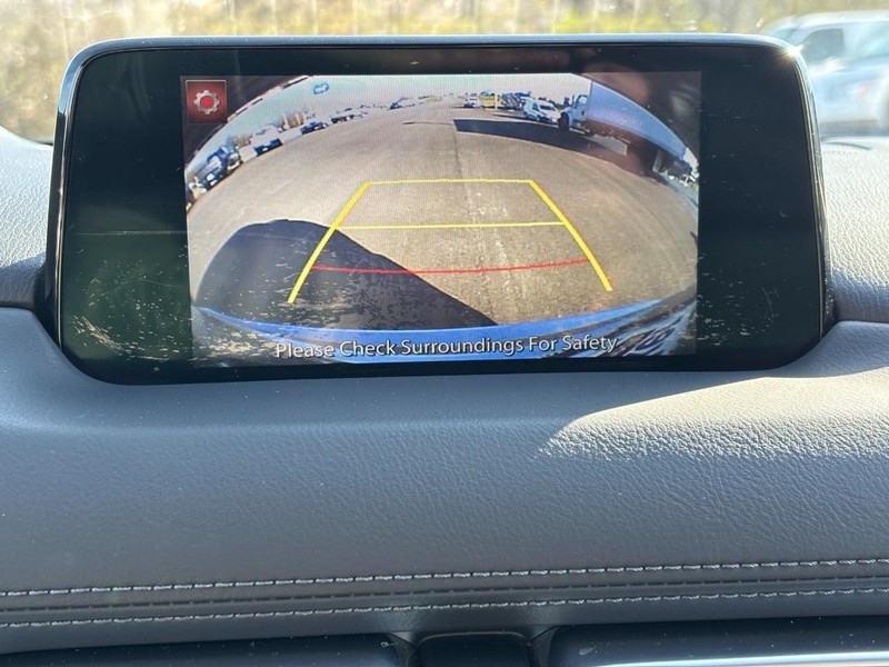 Mazda CX-5 Vehicle Full-screen Gallery Image 21