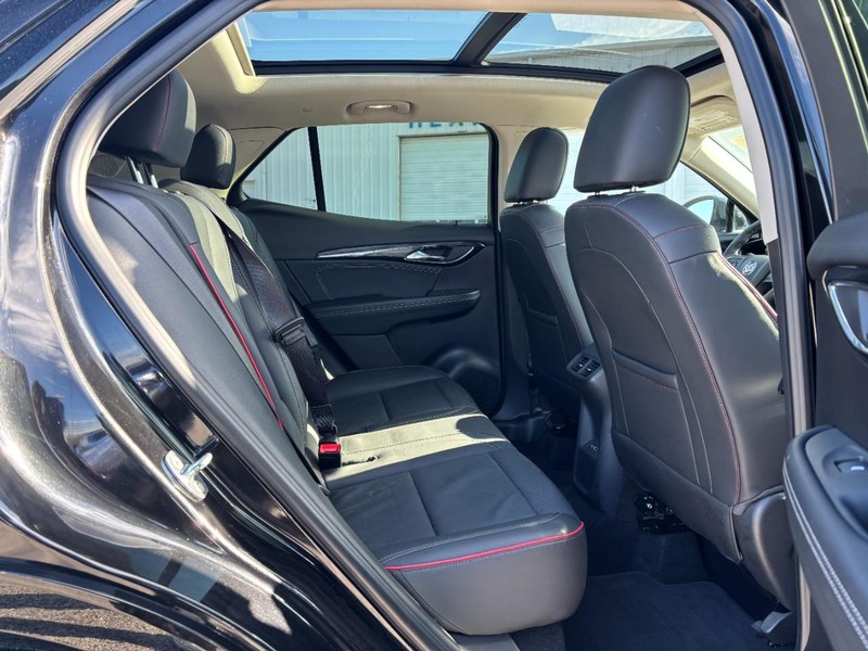 Buick Envision Vehicle Full-screen Gallery Image 10