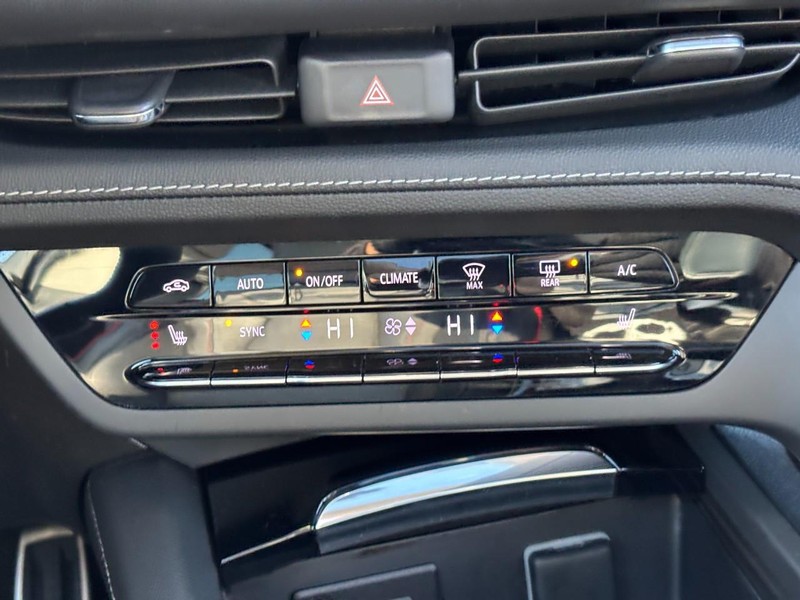 Buick Envision Vehicle Full-screen Gallery Image 14