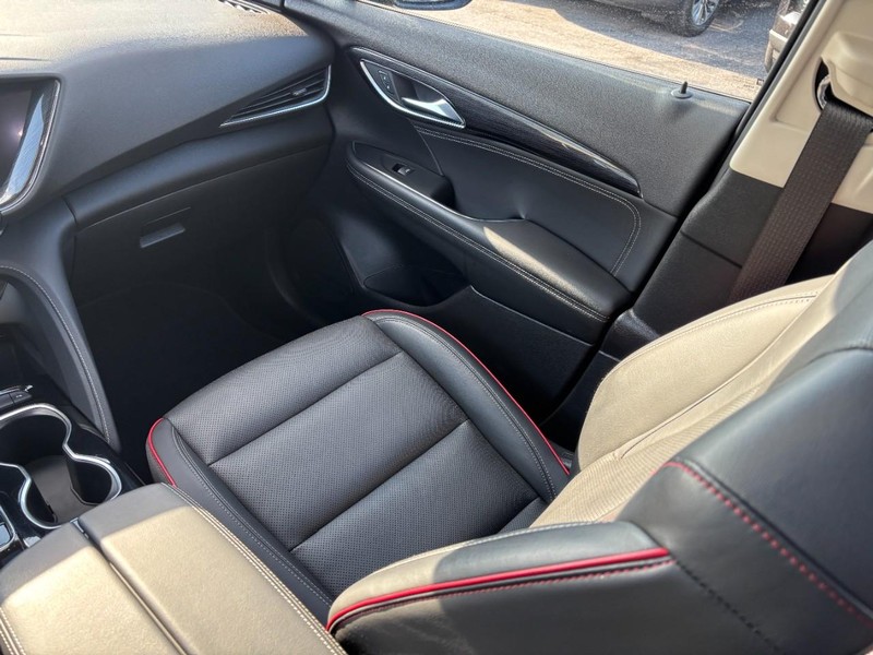 Buick Envision Vehicle Full-screen Gallery Image 15