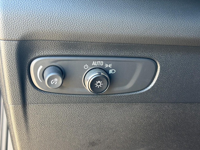 Buick Envision Vehicle Full-screen Gallery Image 16