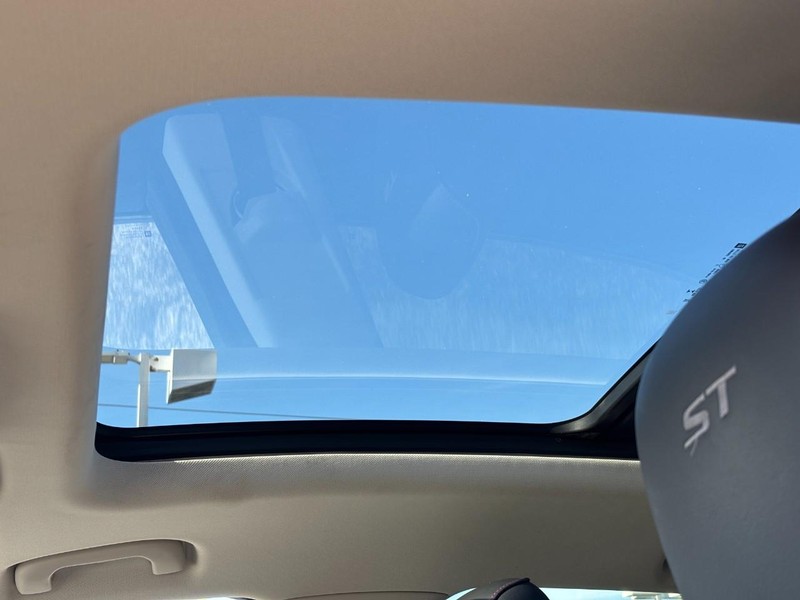 Buick Envision Vehicle Full-screen Gallery Image 26