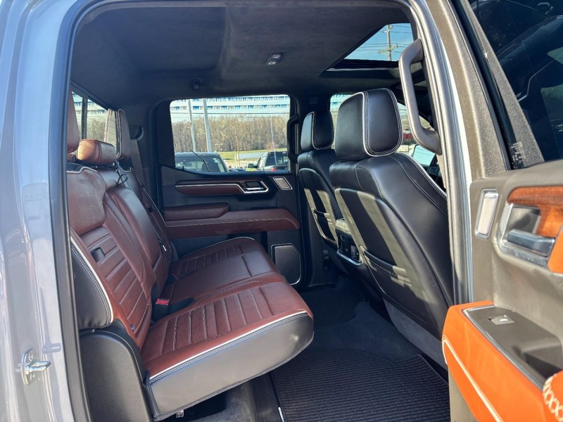 GMC Sierra 1500 Vehicle Full-screen Gallery Image 10