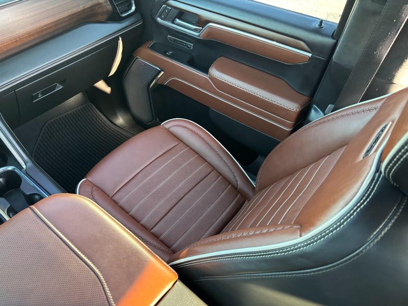 GMC Sierra 1500 Vehicle Full-screen Gallery Image 15