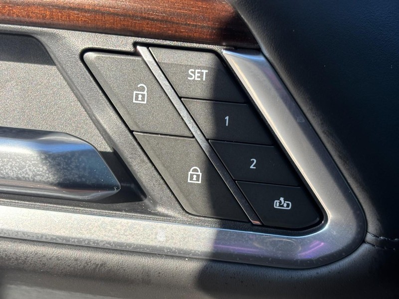 GMC Sierra 1500 Vehicle Full-screen Gallery Image 25