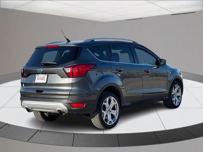 Ford Escape Vehicle Full-screen Gallery Image 03