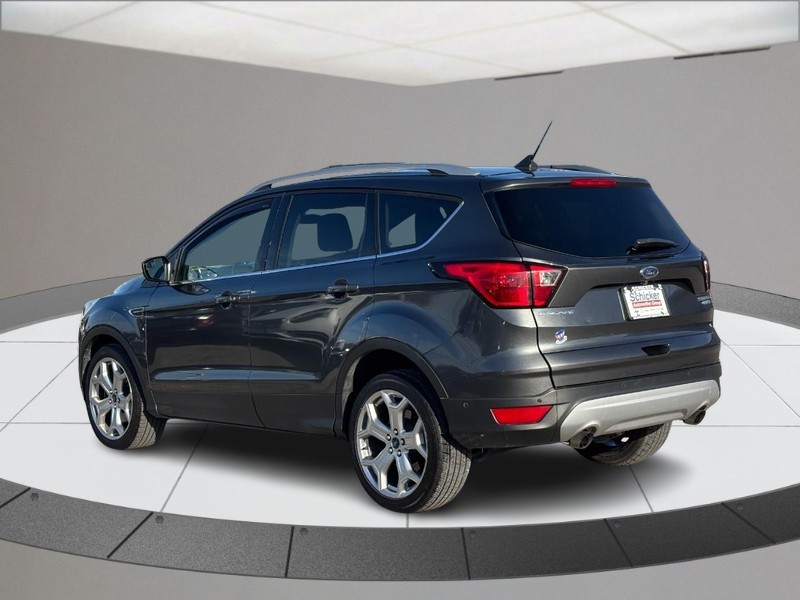 Ford Escape Vehicle Full-screen Gallery Image 06