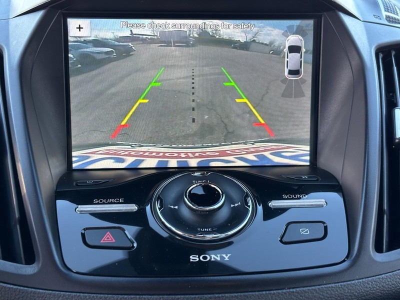 Ford Escape Vehicle Full-screen Gallery Image 21