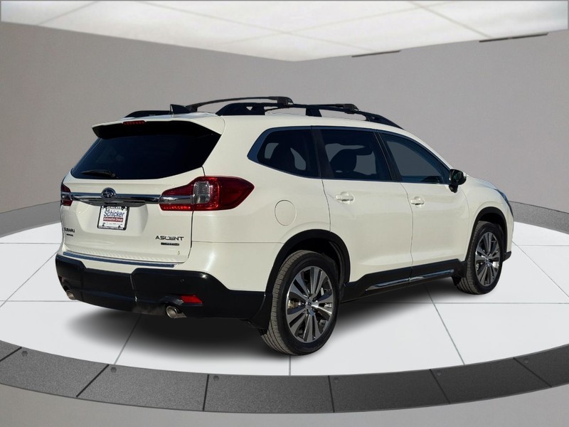 Subaru Ascent Vehicle Full-screen Gallery Image 03