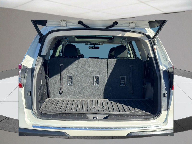 Subaru Ascent Vehicle Full-screen Gallery Image 04