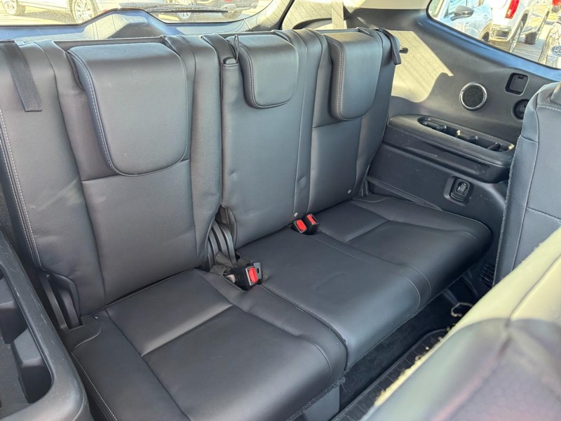 Subaru Ascent Vehicle Full-screen Gallery Image 11