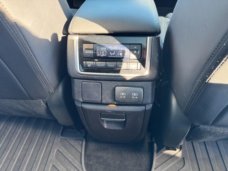 Subaru Ascent Vehicle Full-screen Gallery Image 17
