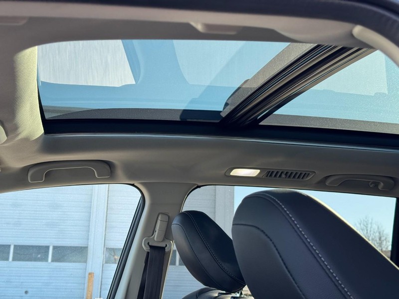 Subaru Ascent Vehicle Full-screen Gallery Image 18
