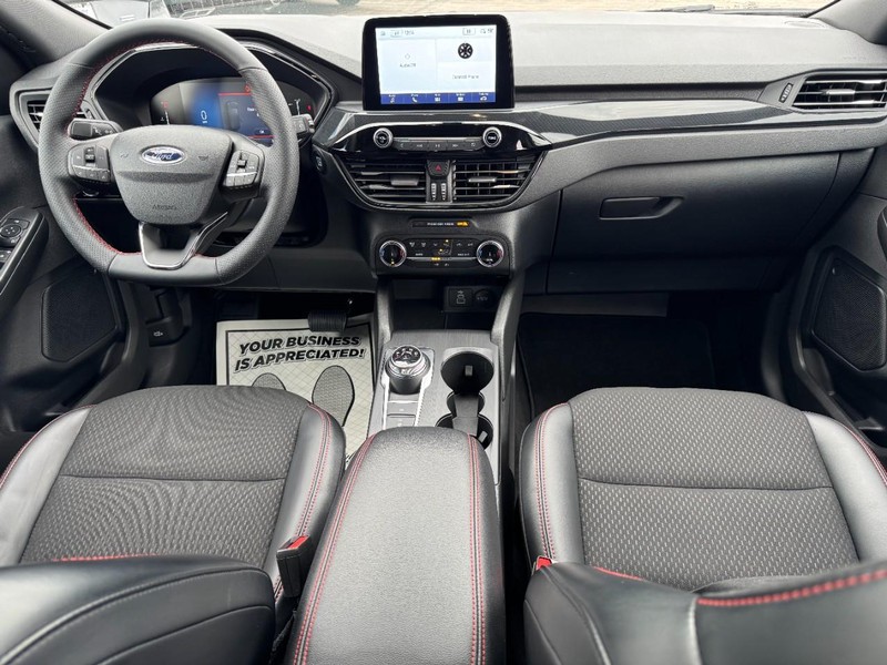 Ford Escape Vehicle Full-screen Gallery Image 11