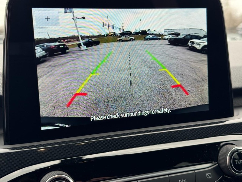 Ford Escape Vehicle Full-screen Gallery Image 21