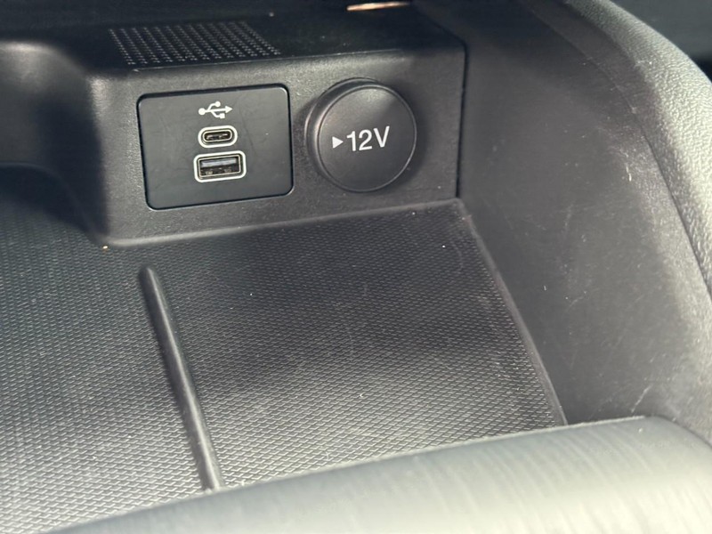 Ford Escape Vehicle Full-screen Gallery Image 22