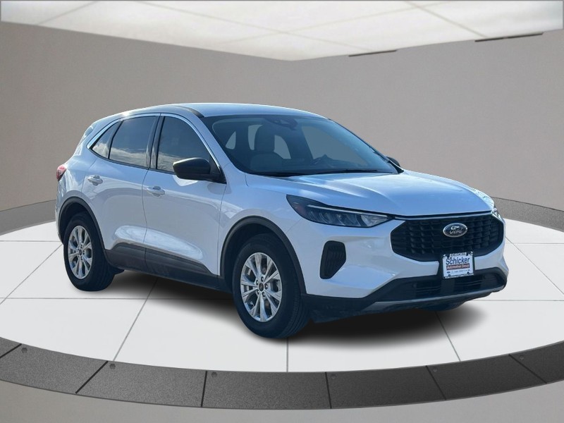 Ford Escape Vehicle Full-screen Gallery Image 02