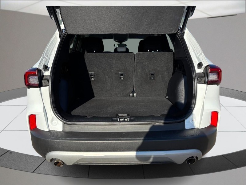 Ford Escape Vehicle Full-screen Gallery Image 04