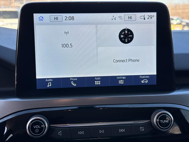 Ford Escape Vehicle Full-screen Gallery Image 21