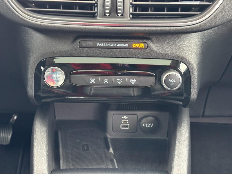 Ford Escape Vehicle Full-screen Gallery Image 14