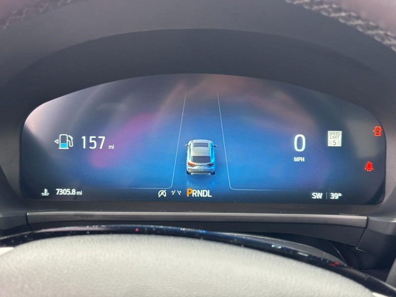 Ford Escape Vehicle Full-screen Gallery Image 19