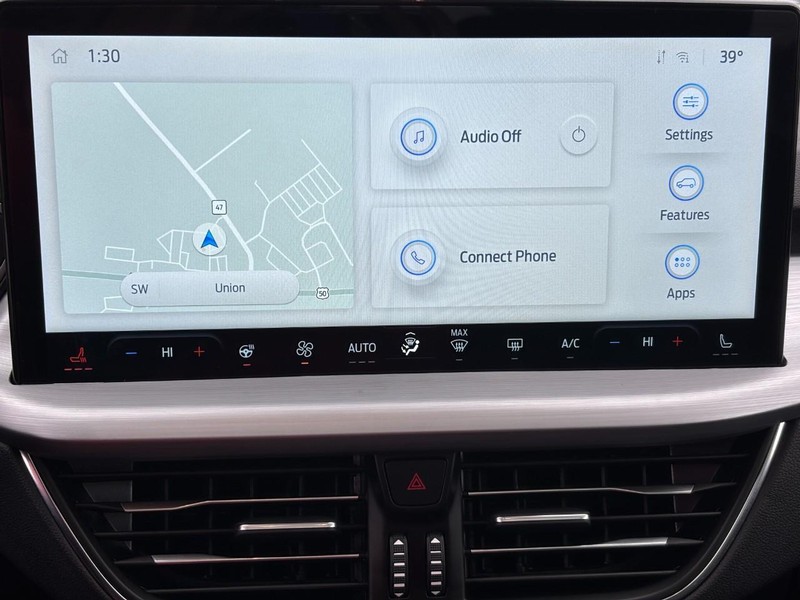 Ford Escape Vehicle Full-screen Gallery Image 20