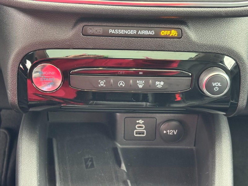 Ford Escape Vehicle Full-screen Gallery Image 23