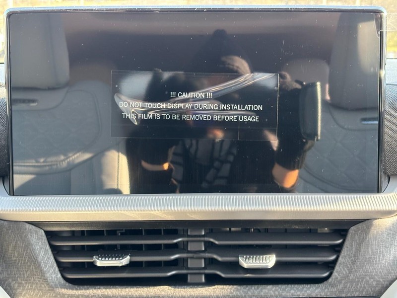 Ford Explorer Vehicle Full-screen Gallery Image 09