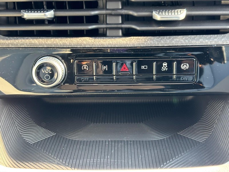 Ford Explorer Vehicle Full-screen Gallery Image 10