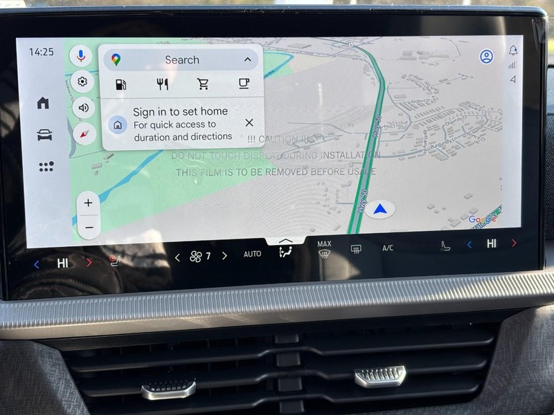 Ford Explorer Vehicle Full-screen Gallery Image 18