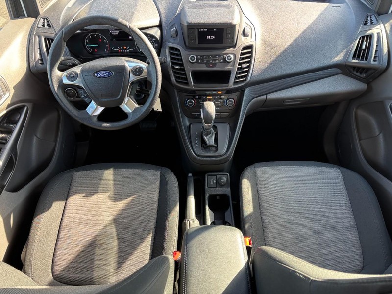 Ford Transit Connect Wagon Vehicle Full-screen Gallery Image 12