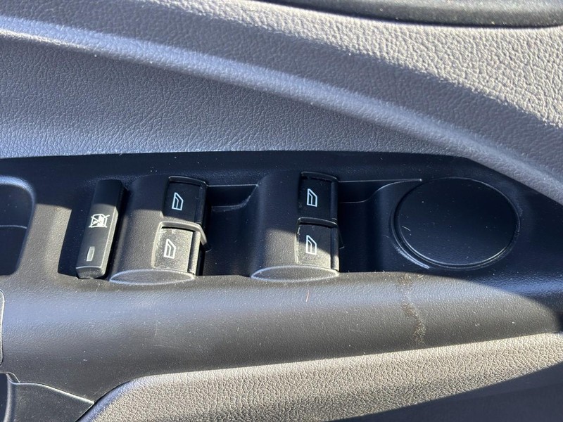 Ford Transit Connect Wagon Vehicle Full-screen Gallery Image 24