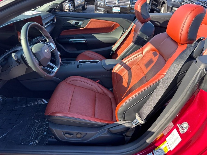 Ford Mustang Vehicle Full-screen Gallery Image 11