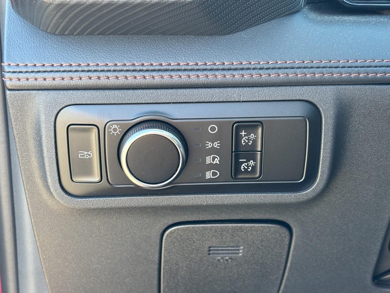 Ford Mustang Vehicle Full-screen Gallery Image 12