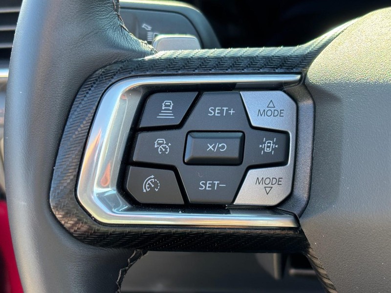 Ford Mustang Vehicle Full-screen Gallery Image 13