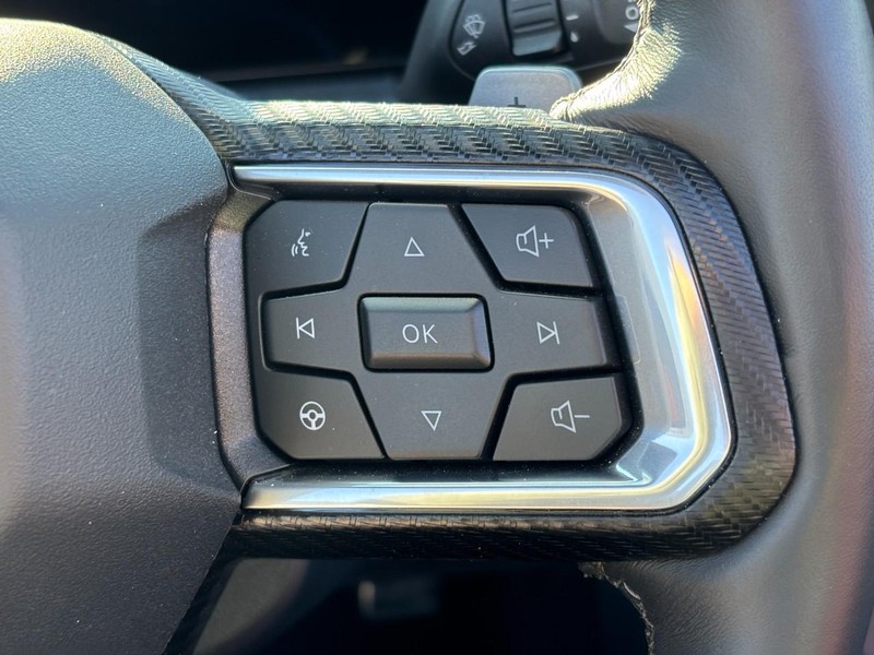 Ford Mustang Vehicle Full-screen Gallery Image 14