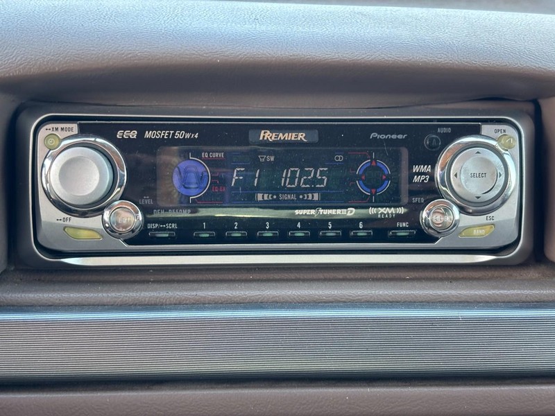 Ford Bronco Vehicle Full-screen Gallery Image 16