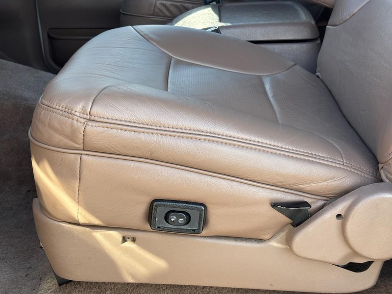 Ford Bronco Vehicle Full-screen Gallery Image 19