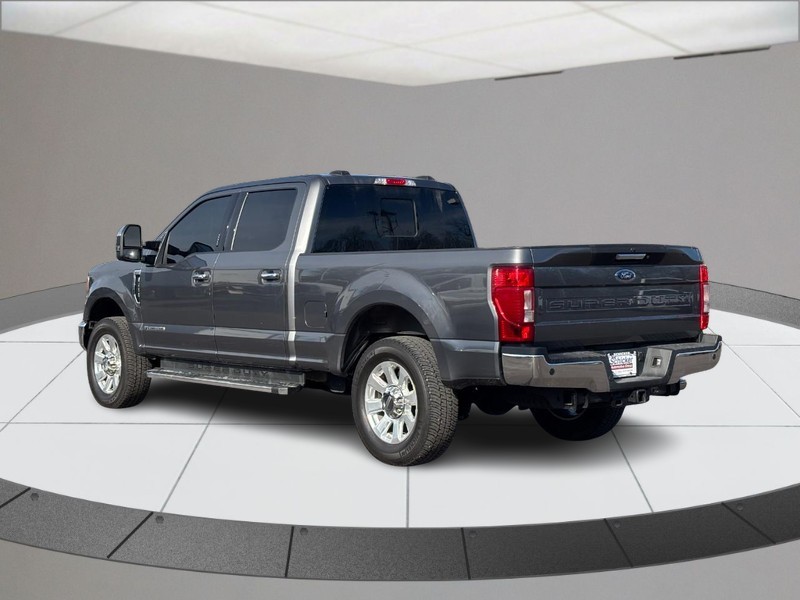Ford Super Duty F-250 SRW Vehicle Full-screen Gallery Image 06