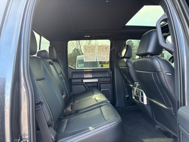 Ford Super Duty F-250 SRW Vehicle Full-screen Gallery Image 10