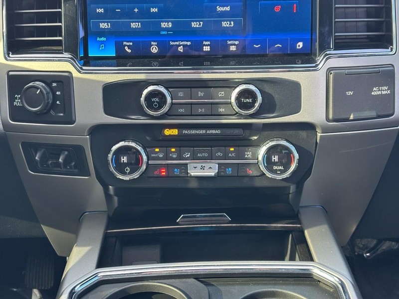 Ford Super Duty F-250 SRW Vehicle Full-screen Gallery Image 14