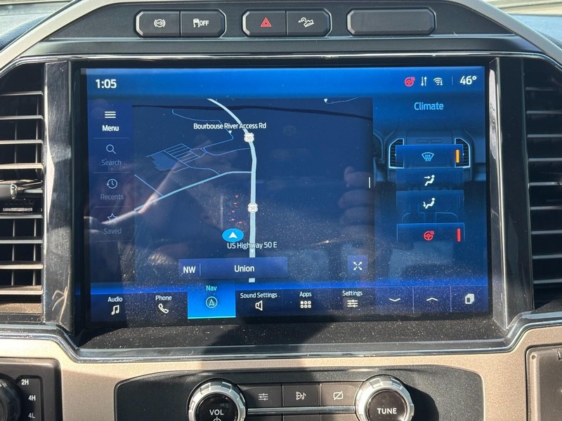 Ford Super Duty F-250 SRW Vehicle Full-screen Gallery Image 22