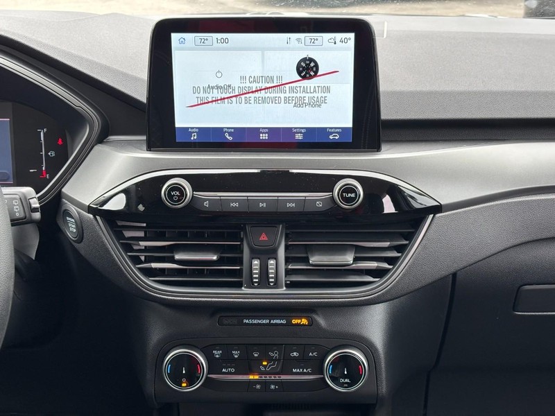 Ford Escape Vehicle Full-screen Gallery Image 08