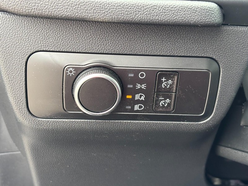 Ford Escape Vehicle Full-screen Gallery Image 10