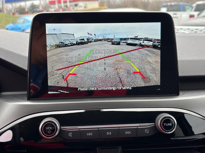 Ford Escape Vehicle Full-screen Gallery Image 15