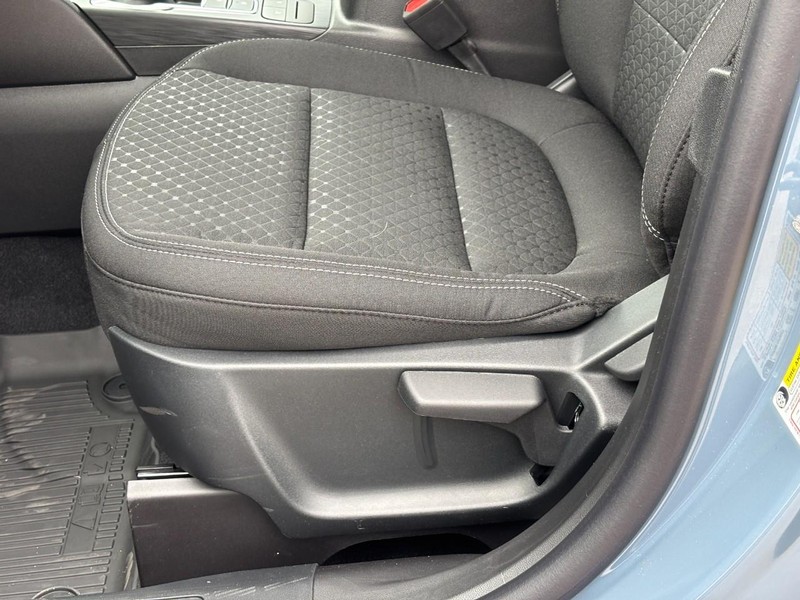 Ford Escape Vehicle Full-screen Gallery Image 19