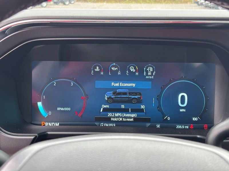 Ford Super Duty F-350 SRW Vehicle Full-screen Gallery Image 13