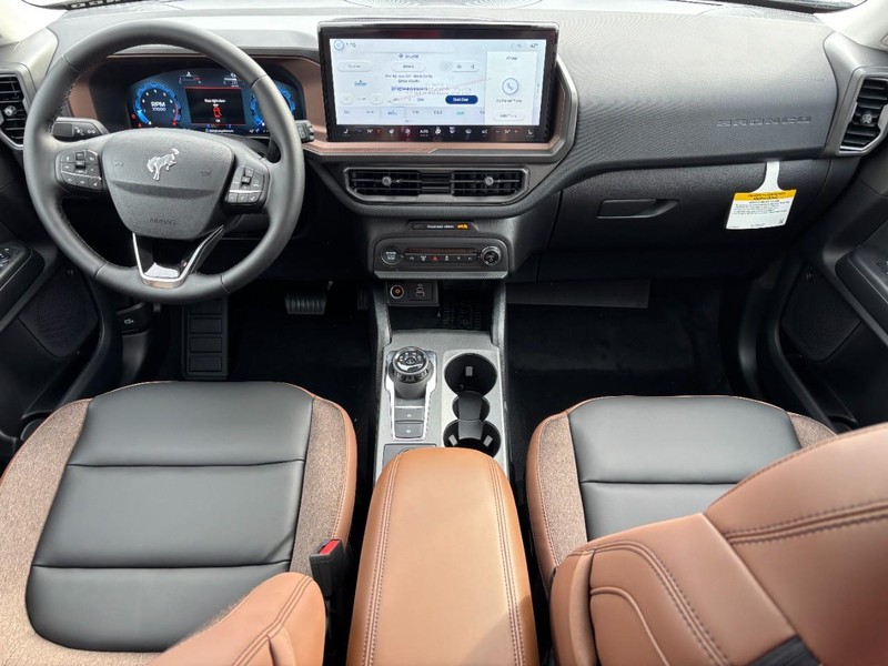 Ford Bronco Sport Vehicle Full-screen Gallery Image 06