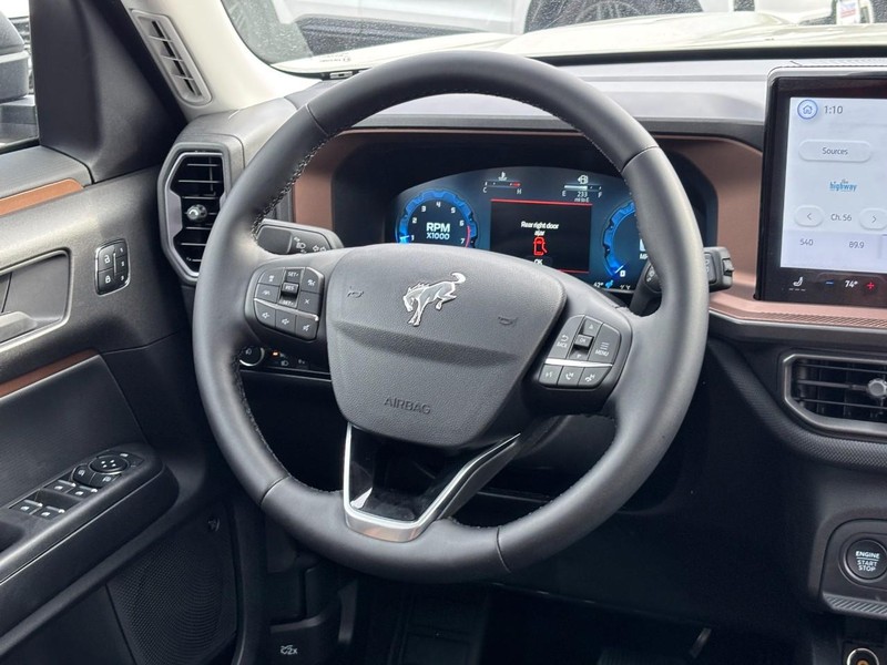 Ford Bronco Sport Vehicle Full-screen Gallery Image 07